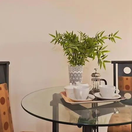 Luxury In D1 *